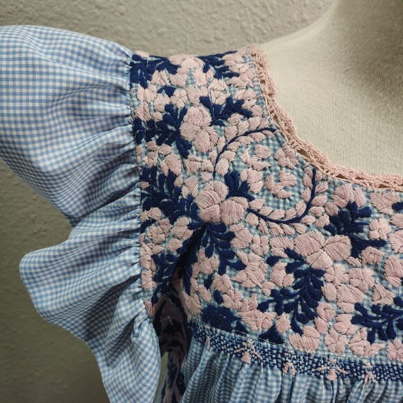 Hand Embroidery Blouse - Picture 3 of 4